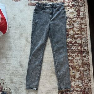 WOMENS ABERCROMBIE AND FITCH ACID GREY WASH JEANS SIZE 2